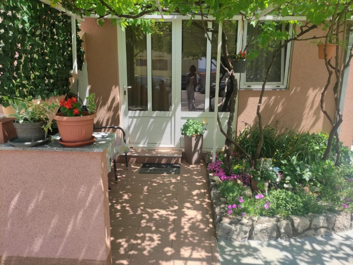 Apartman Tihana Crikvenica Bagian luar foto