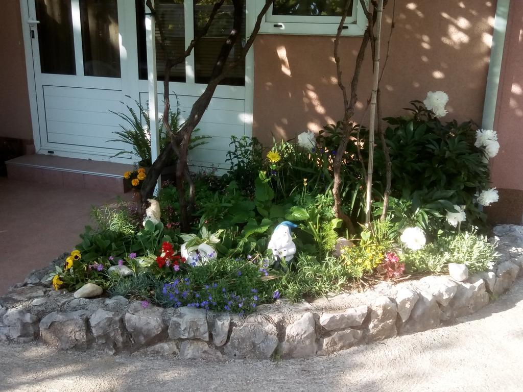 Apartman Tihana Crikvenica Bagian luar foto